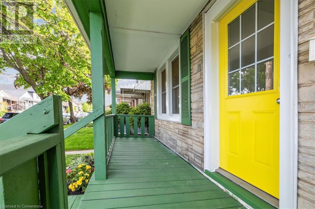 Photo 5 of 223 Weir Street N, Hamilton ON