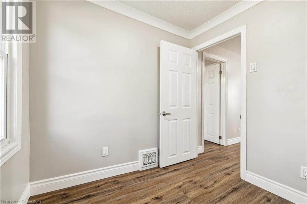 Photo 39 of 223 Weir Street N, Hamilton ON