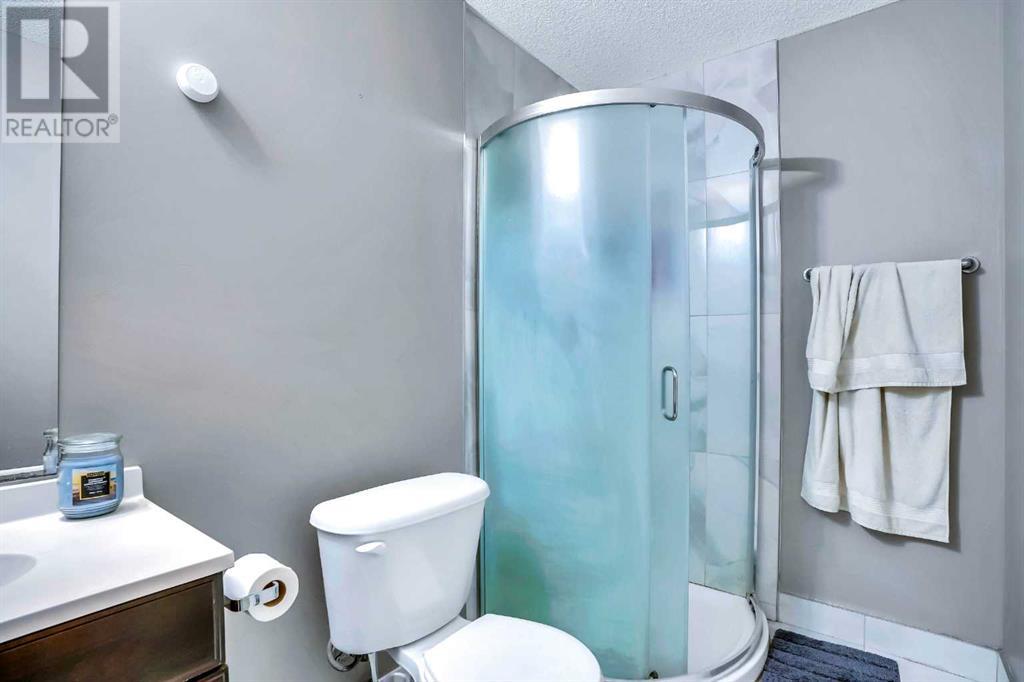 Single Family House Bi-level for Sale in  Taracove Road NE Taradale Calgary 
