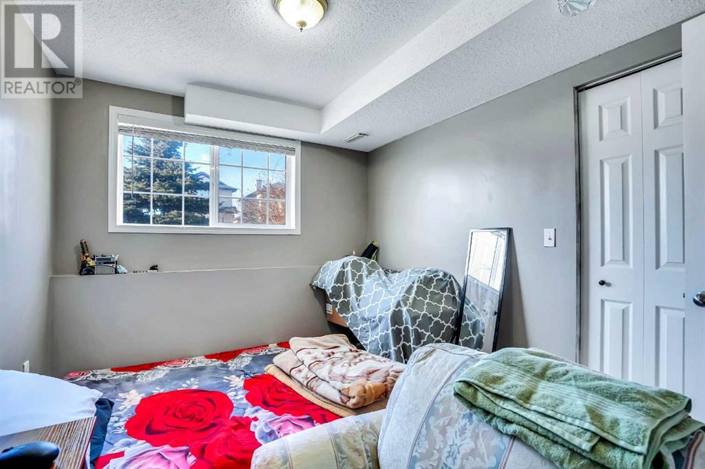 Single Family House Bi-level for Sale in  Taracove Road NE Taradale Calgary 