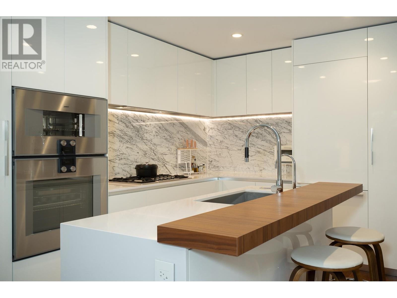 Photo 4 of 105 7428 Alberta Street, Vancouver BC
