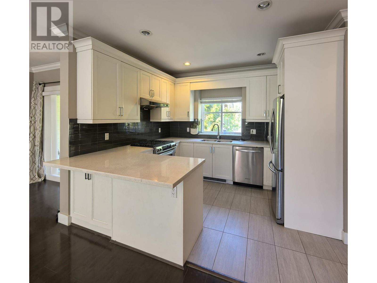 Photo 12 of 3 12351 No 2 Road, Richmond BC