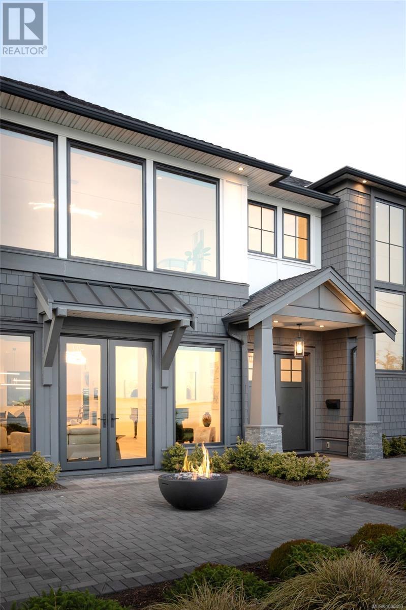 Photo 10 of 418 Beach Dr, Oak Bay BC