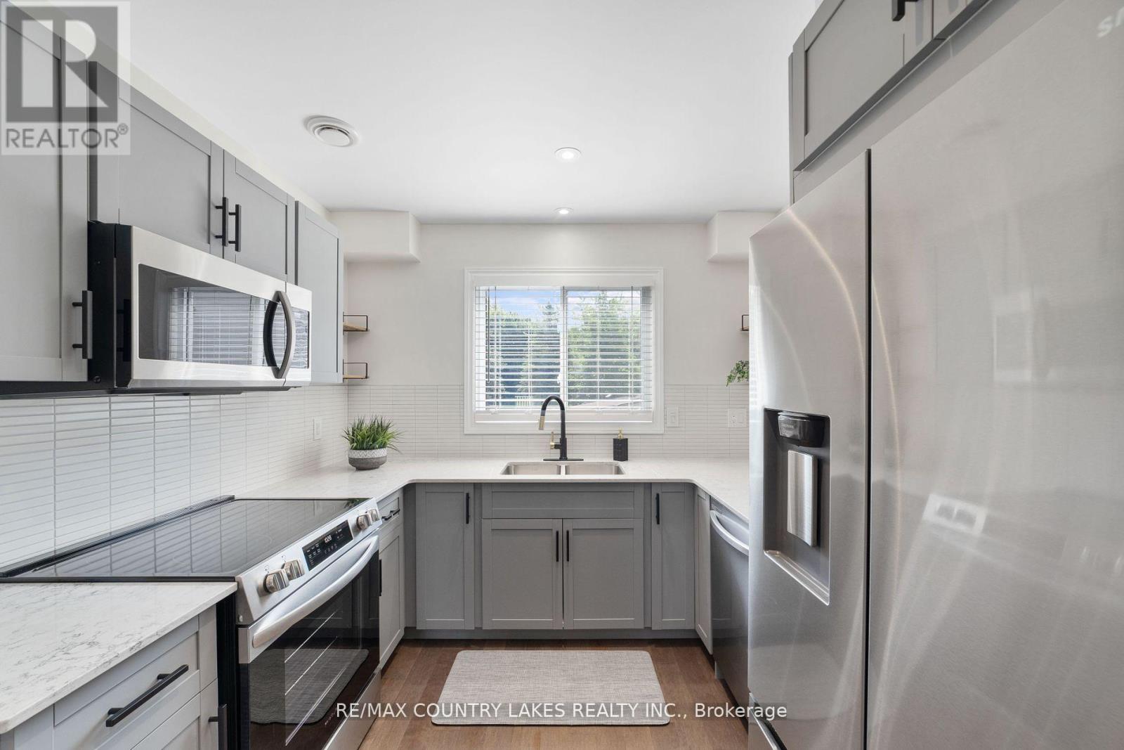 Photo 14 of 22 100 Laguna Parkway, Ramara ON