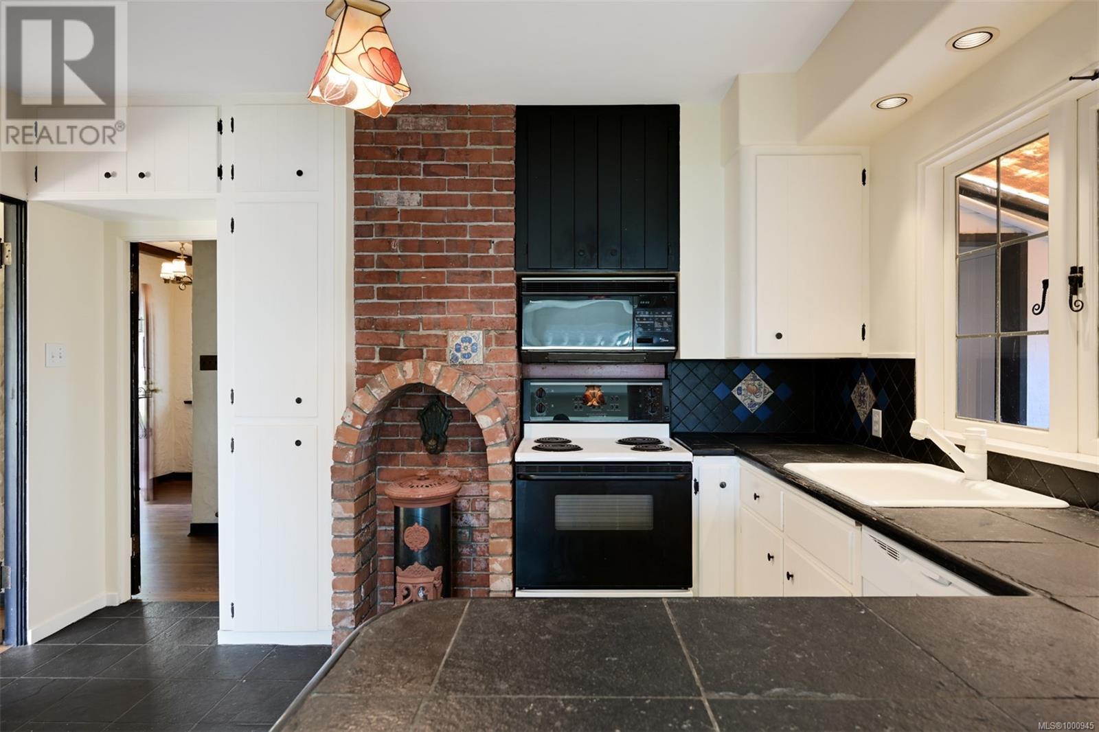  149 Barkley Terrace, Oak Bay