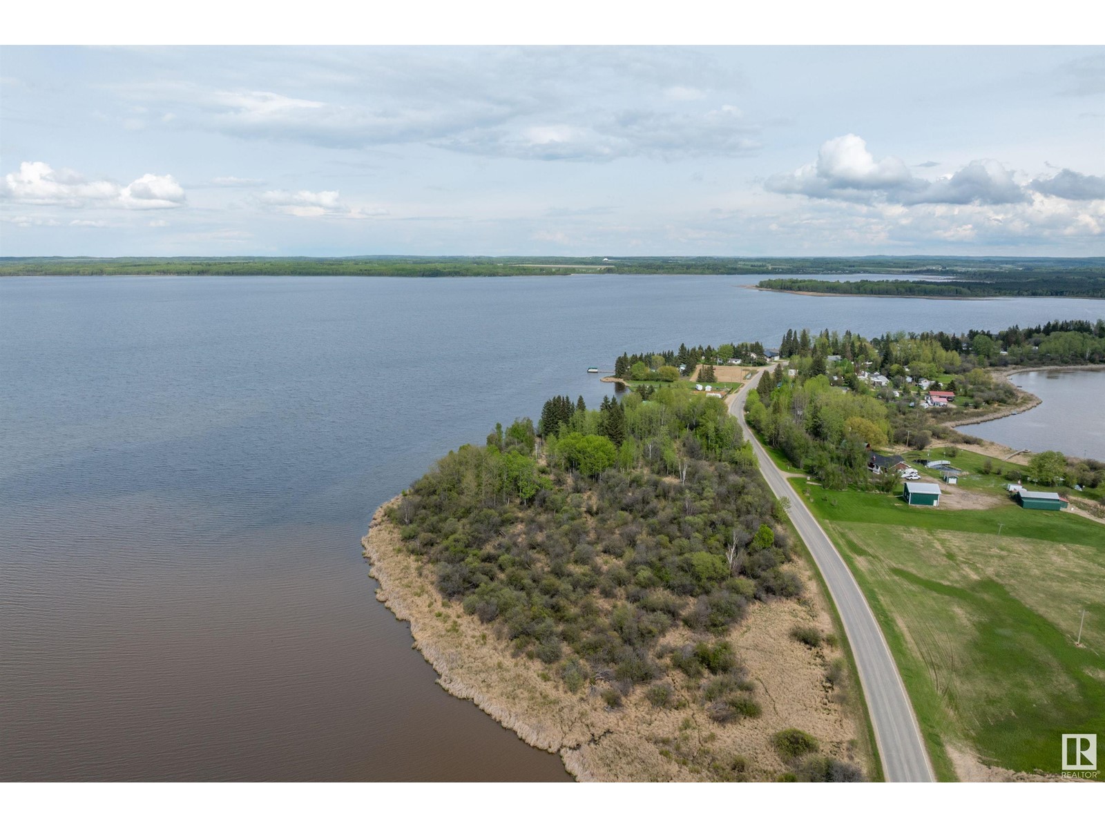 Photo 23 of 118 4 St W, Rural Wetaskiwin County AB