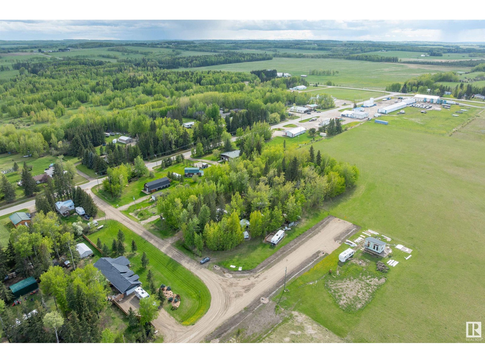 Photo 13 of 118 4 St W, Rural Wetaskiwin County AB