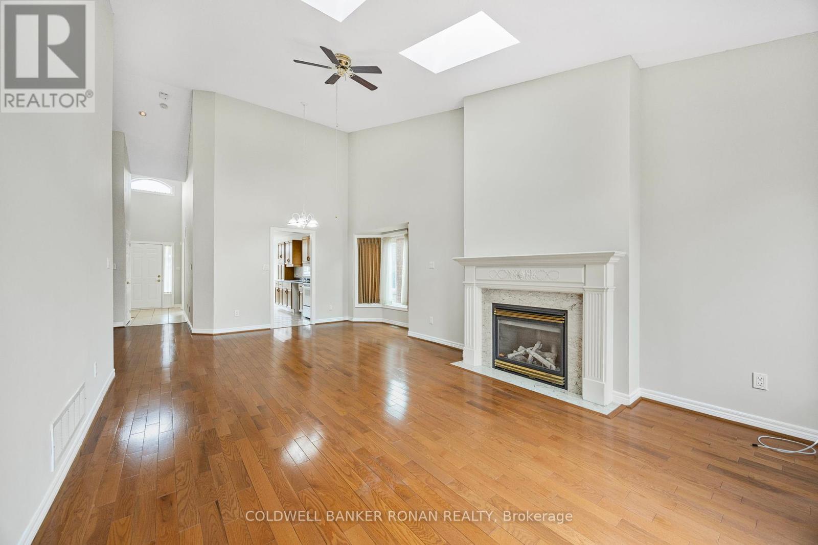 Photo 30 of 9 8 Malibu Manor W, New Tecumseth ON