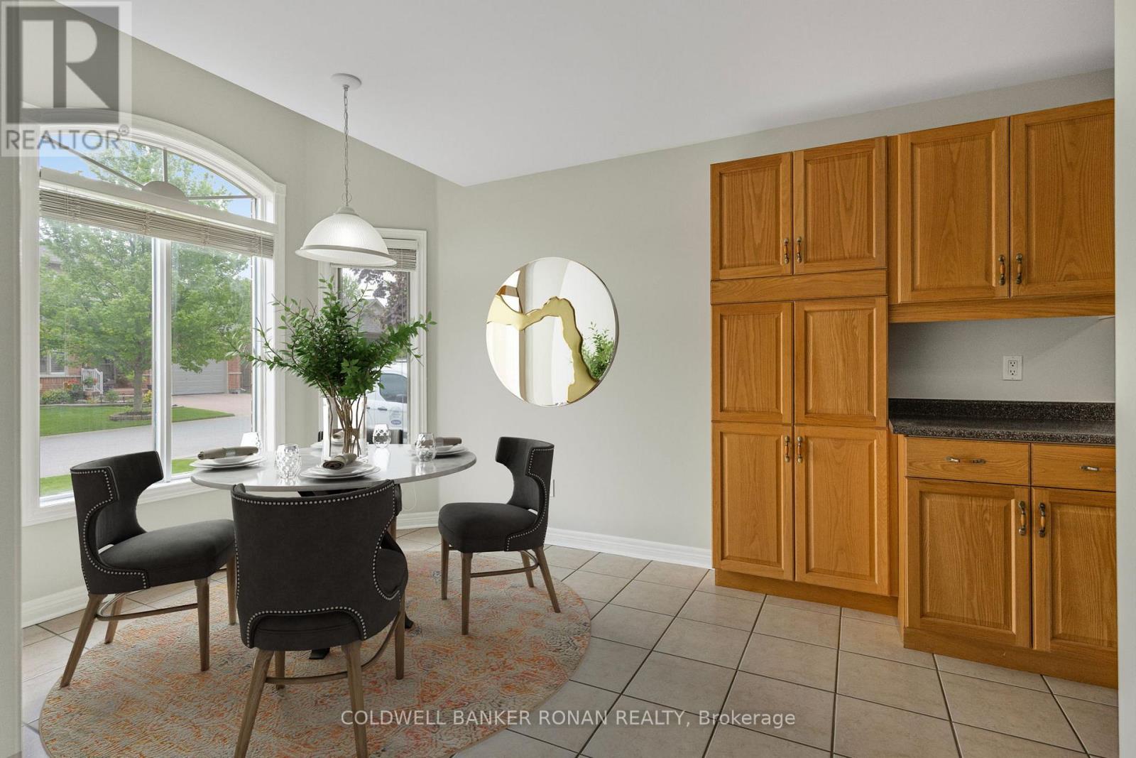 Photo 9 of 9 8 Malibu Manor W, New Tecumseth ON