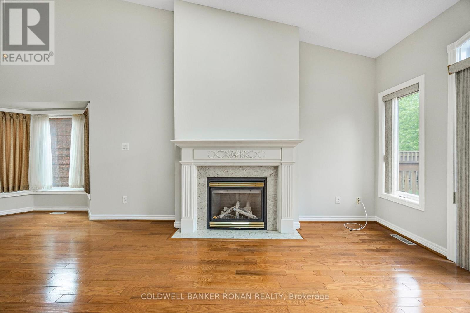 Photo 39 of 9 8 Malibu Manor W, New Tecumseth ON