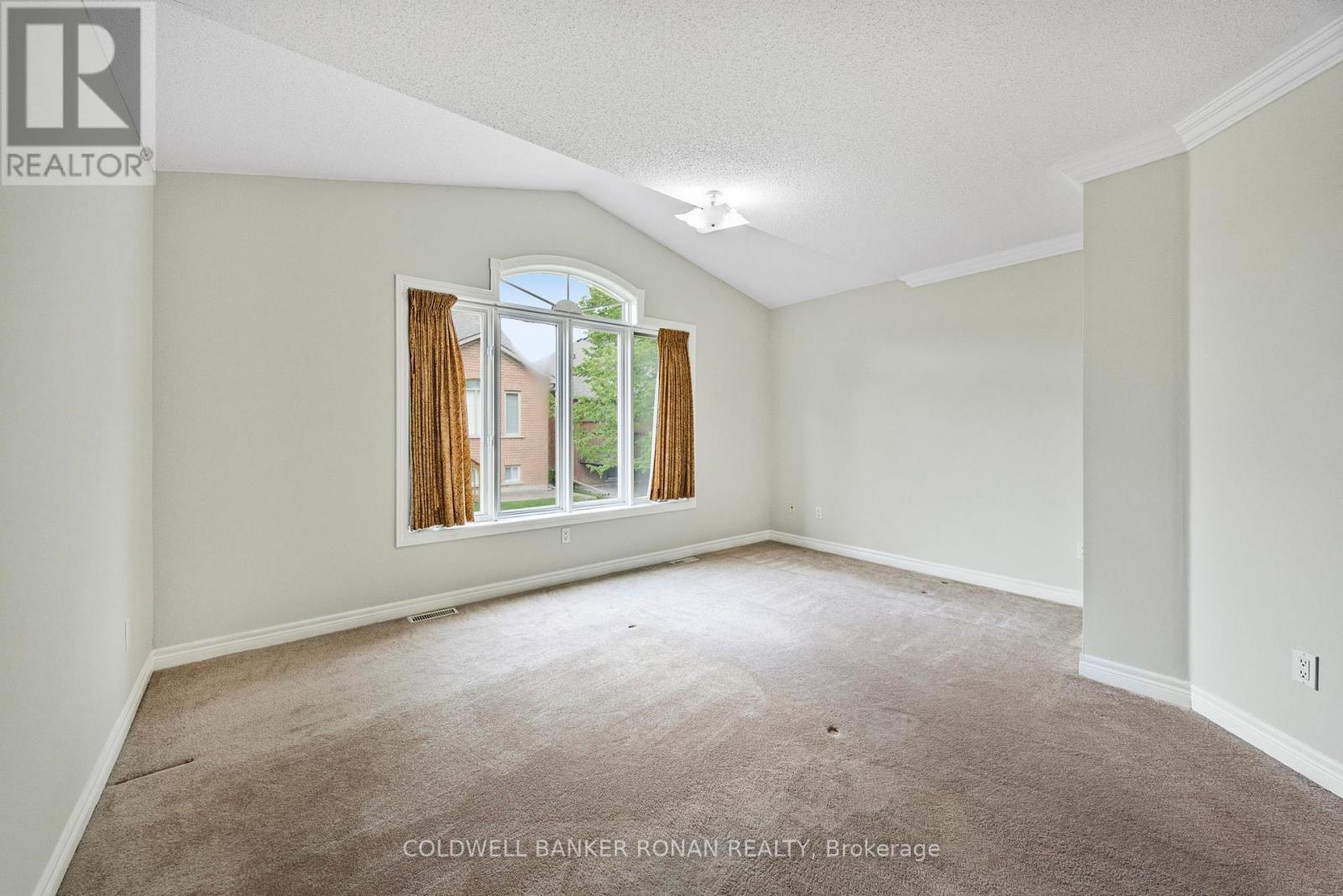 Photo 18 of 9 8 Malibu Manor W, New Tecumseth ON