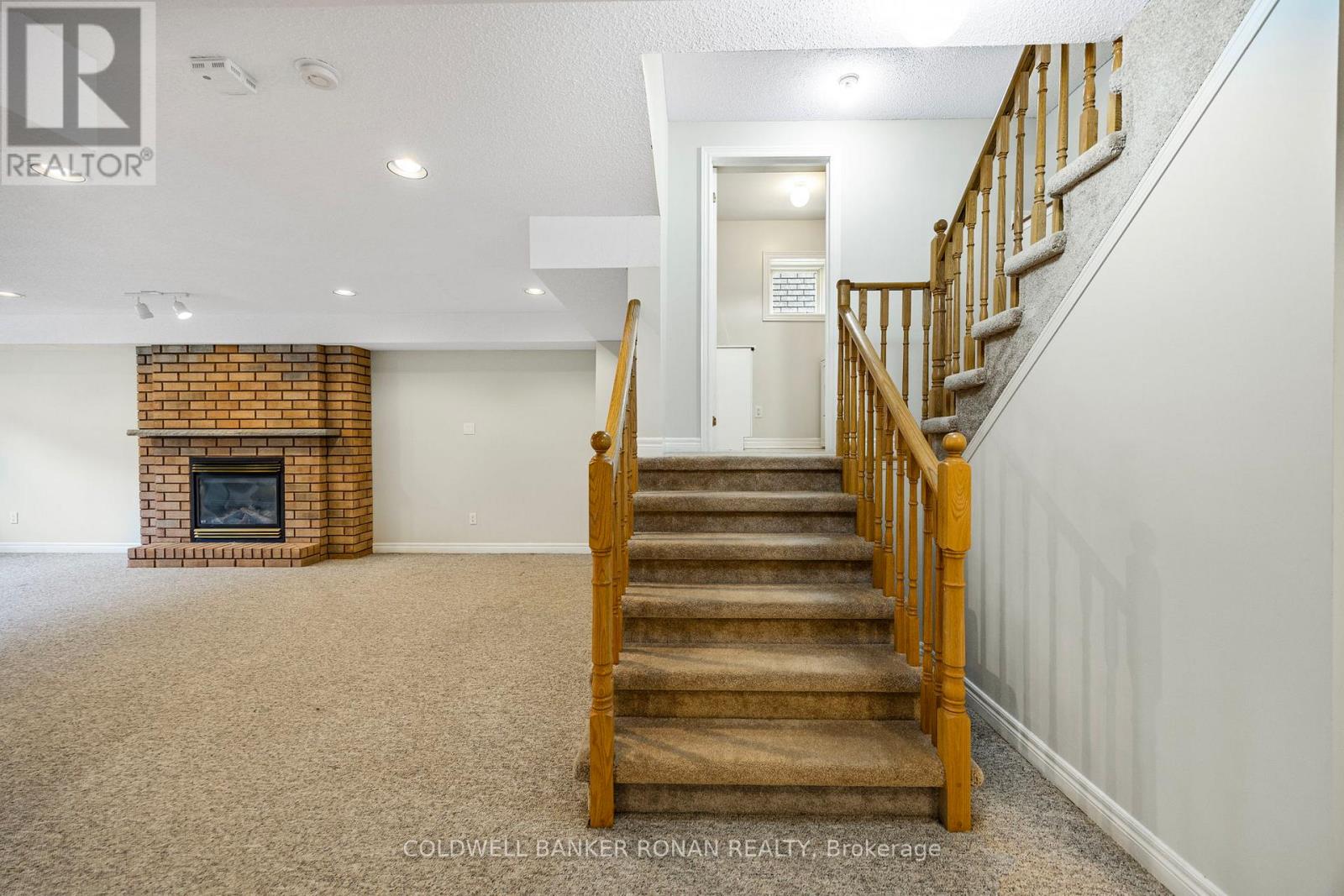 Photo 31 of 9 8 Malibu Manor W, New Tecumseth ON