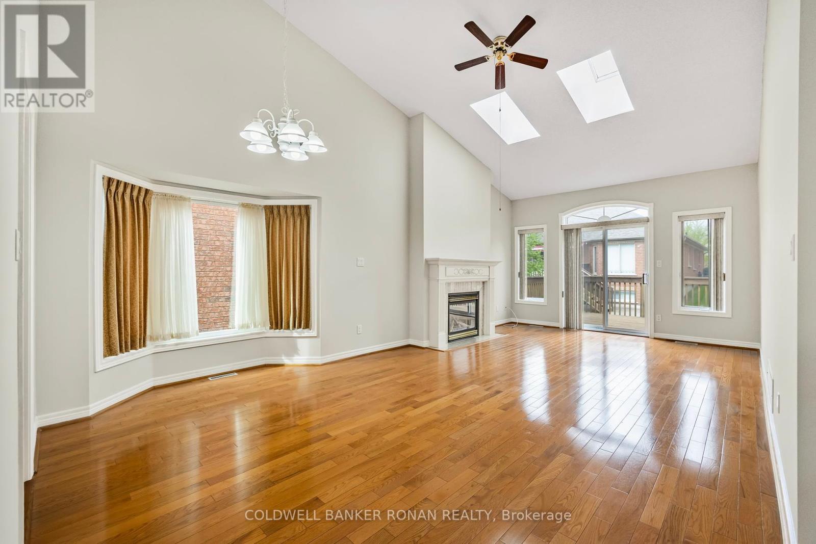 Photo 36 of 9 8 Malibu Manor W, New Tecumseth ON