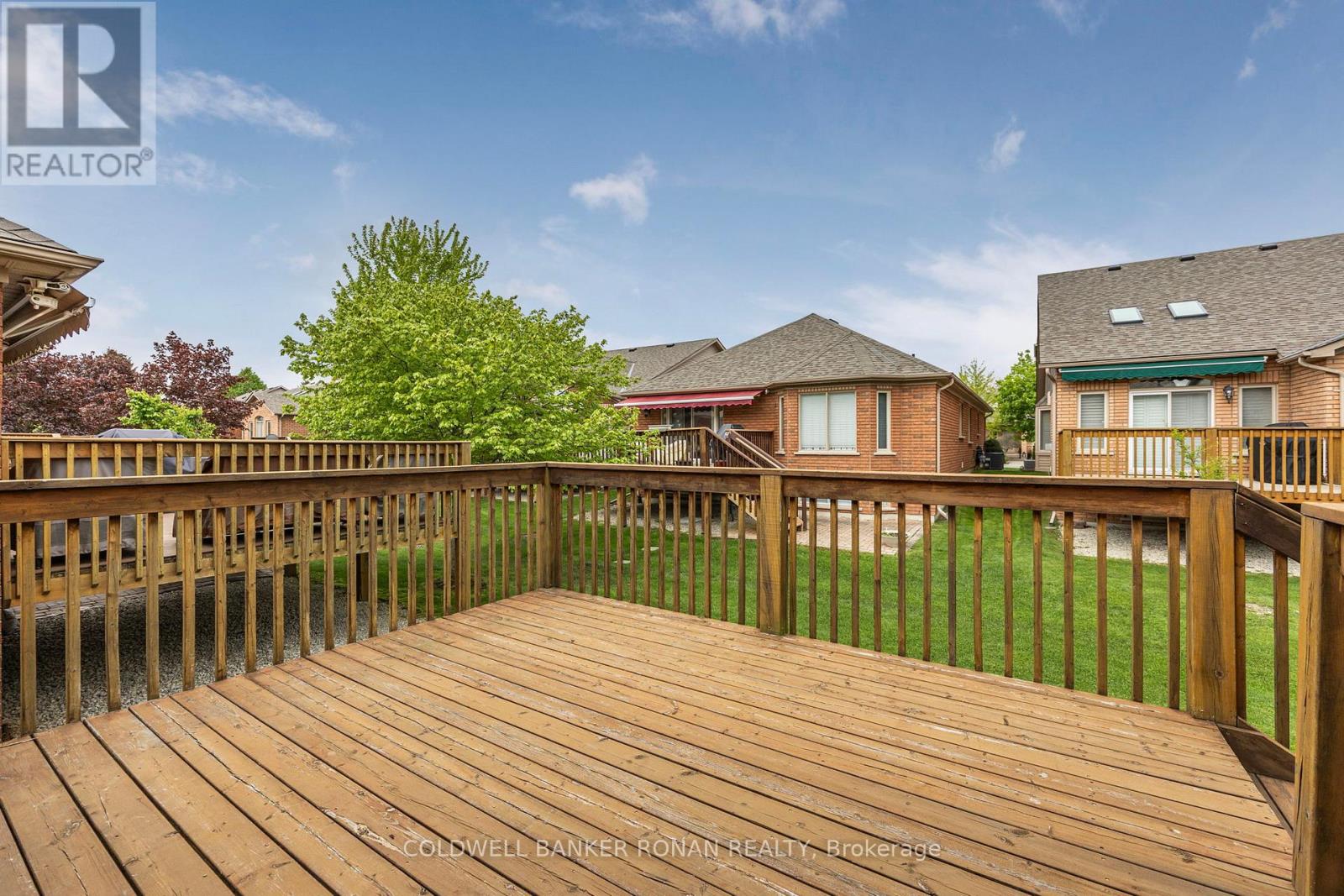 Photo 17 of 9 8 Malibu Manor W, New Tecumseth ON
