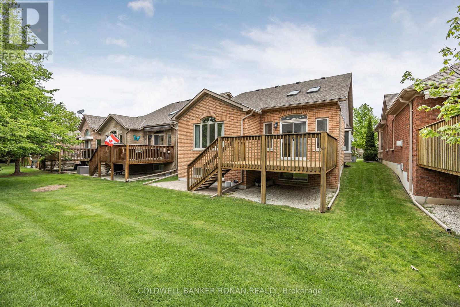 Photo 14 of 9 8 Malibu Manor W, New Tecumseth ON