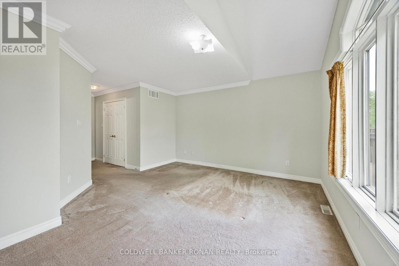 Photo 45 of 9 8 Malibu Manor W, New Tecumseth ON
