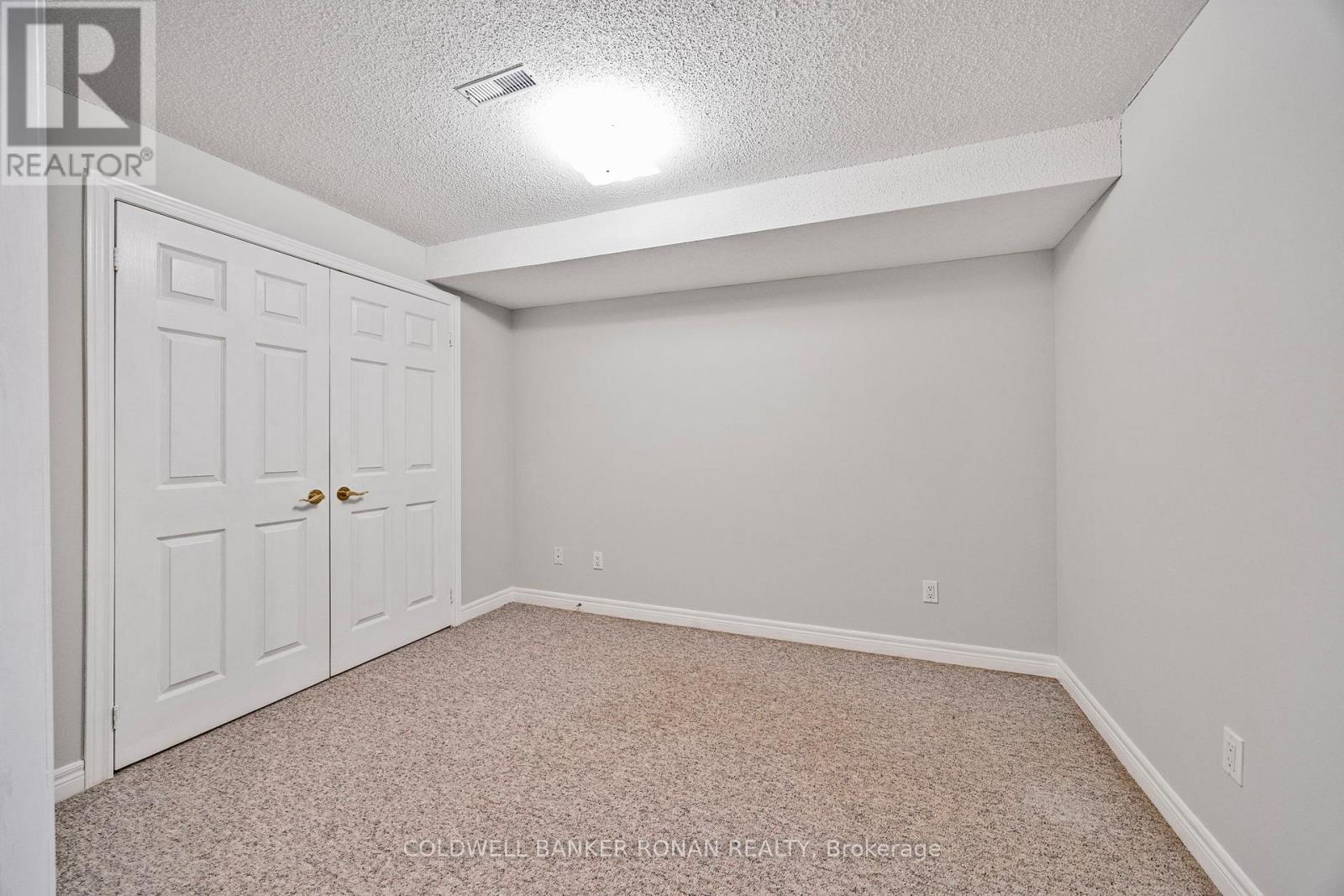 Photo 16 of 9 8 Malibu Manor W, New Tecumseth ON