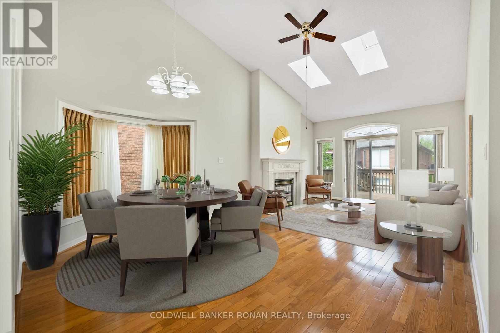Photo 4 of 9 8 Malibu Manor W, New Tecumseth ON