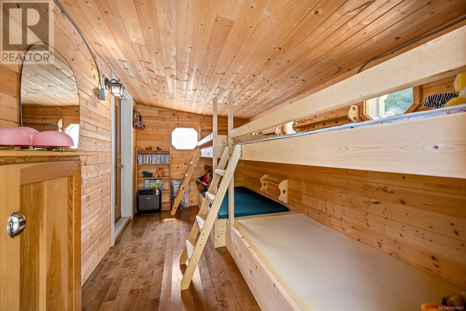 1415 Baikie Rd, Denman Island