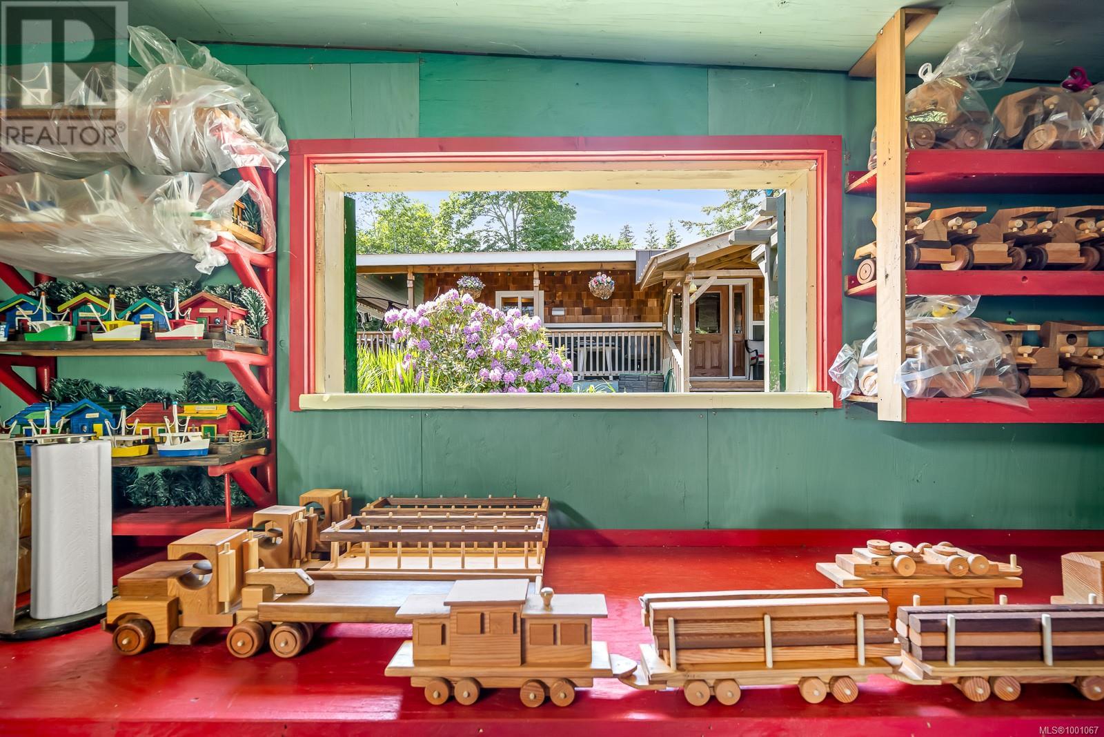 1415 Baikie Rd, Denman Island