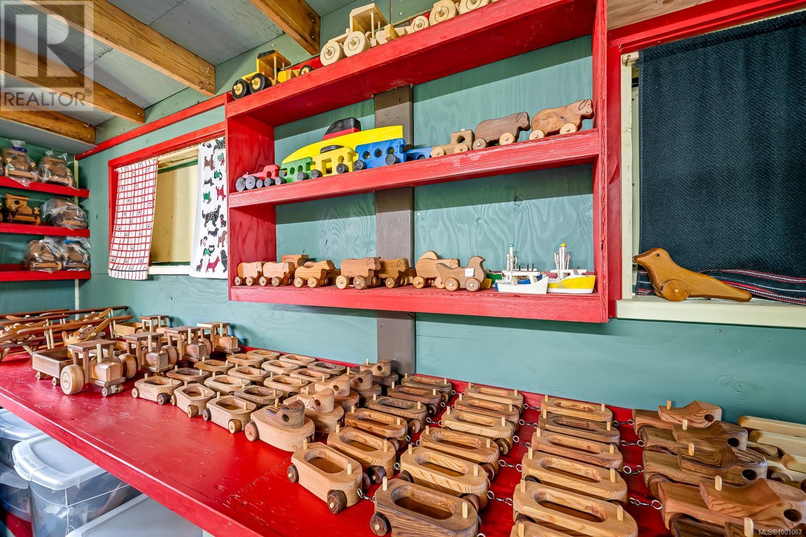 1415 Baikie Rd, Denman Island