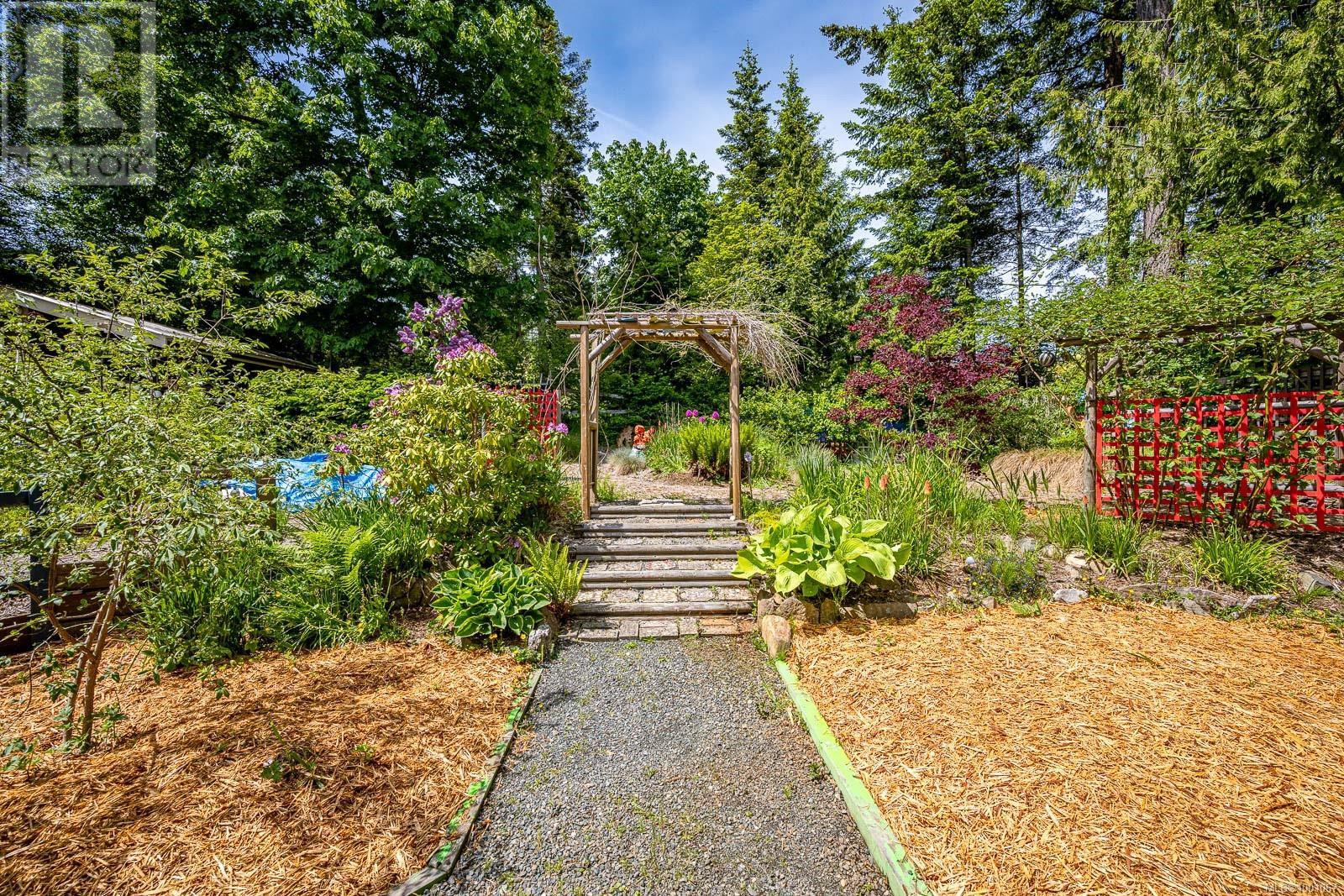 1415 Baikie Rd, Denman Island