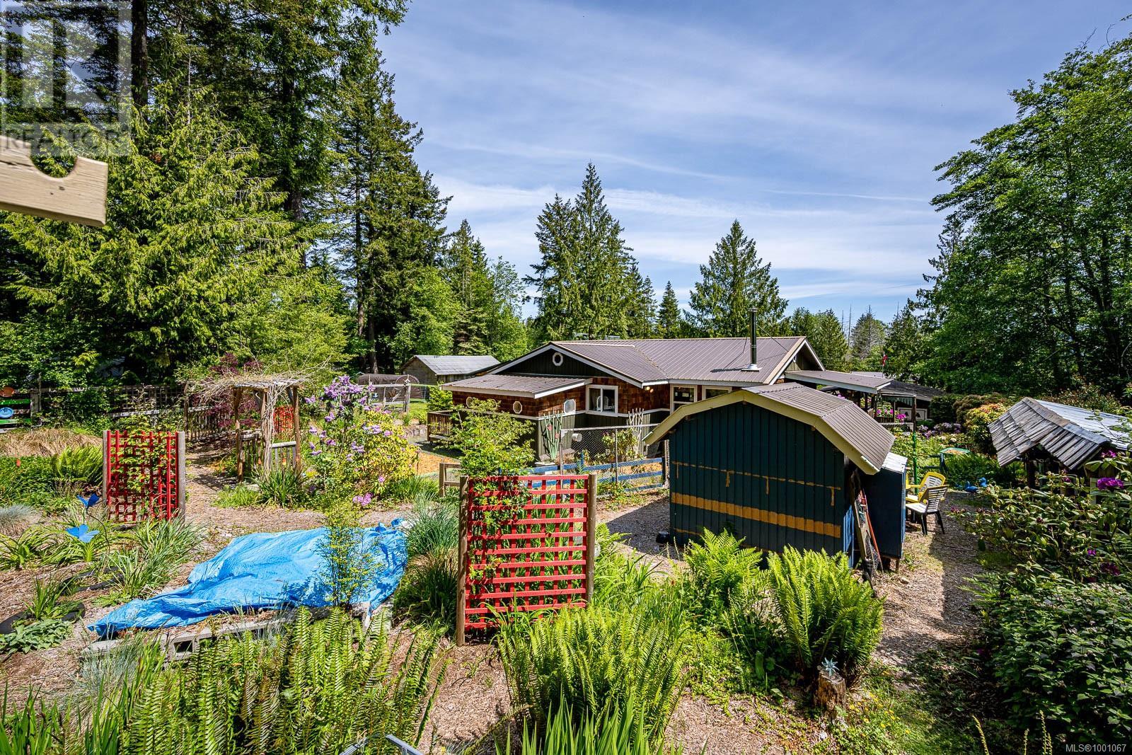 1415 Baikie Rd, Denman Island