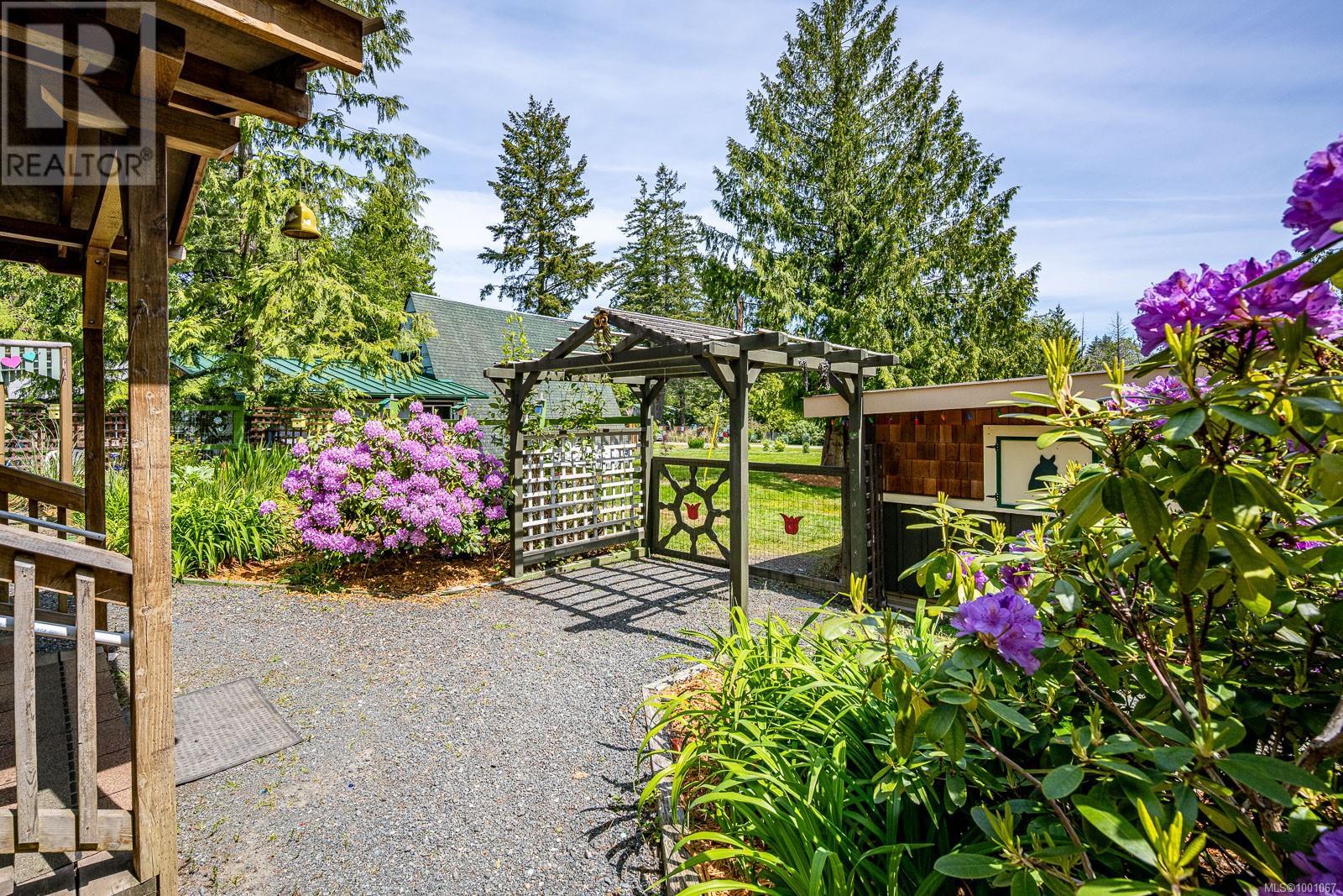 1415 Baikie Rd, Denman Island