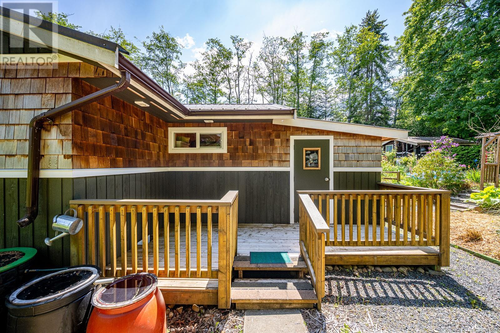 1415 Baikie Rd, Denman Island