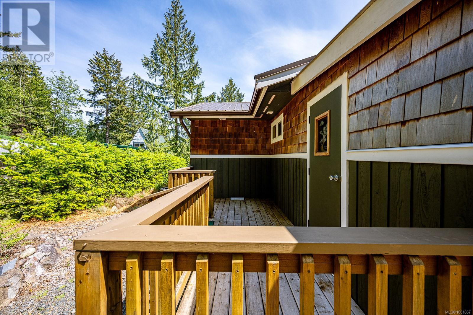 1415 Baikie Rd, Denman Island