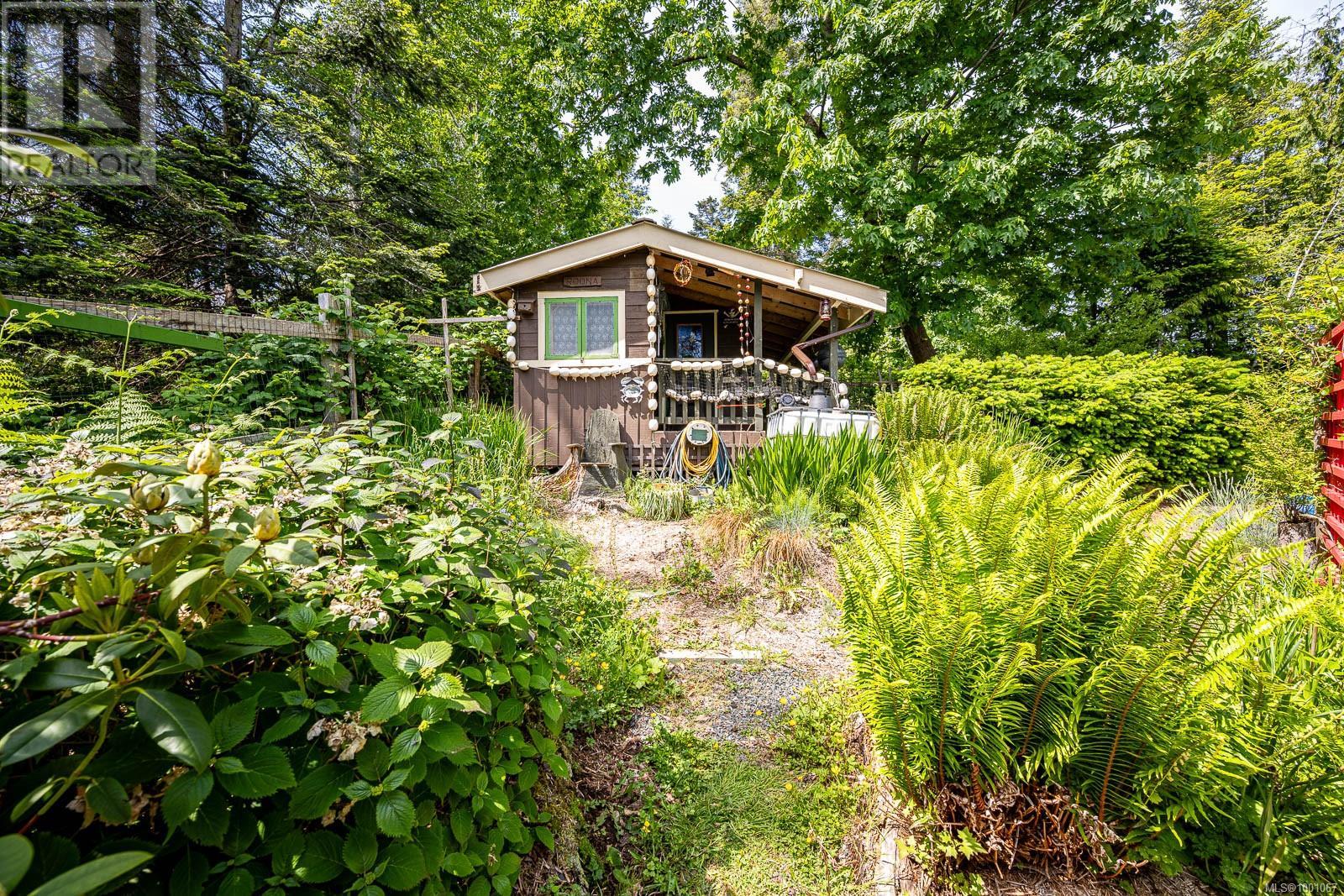 1415 Baikie Rd, Denman Island