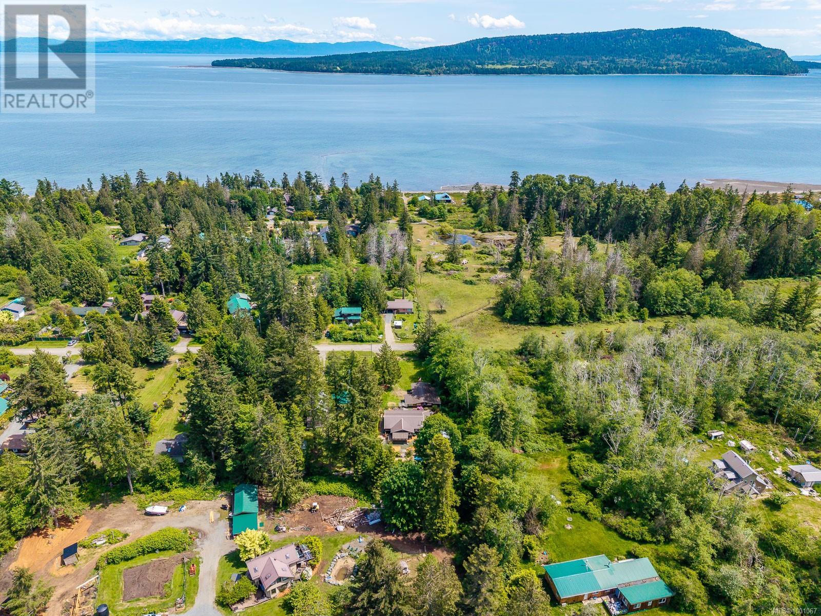 1415 Baikie Rd, Denman Island