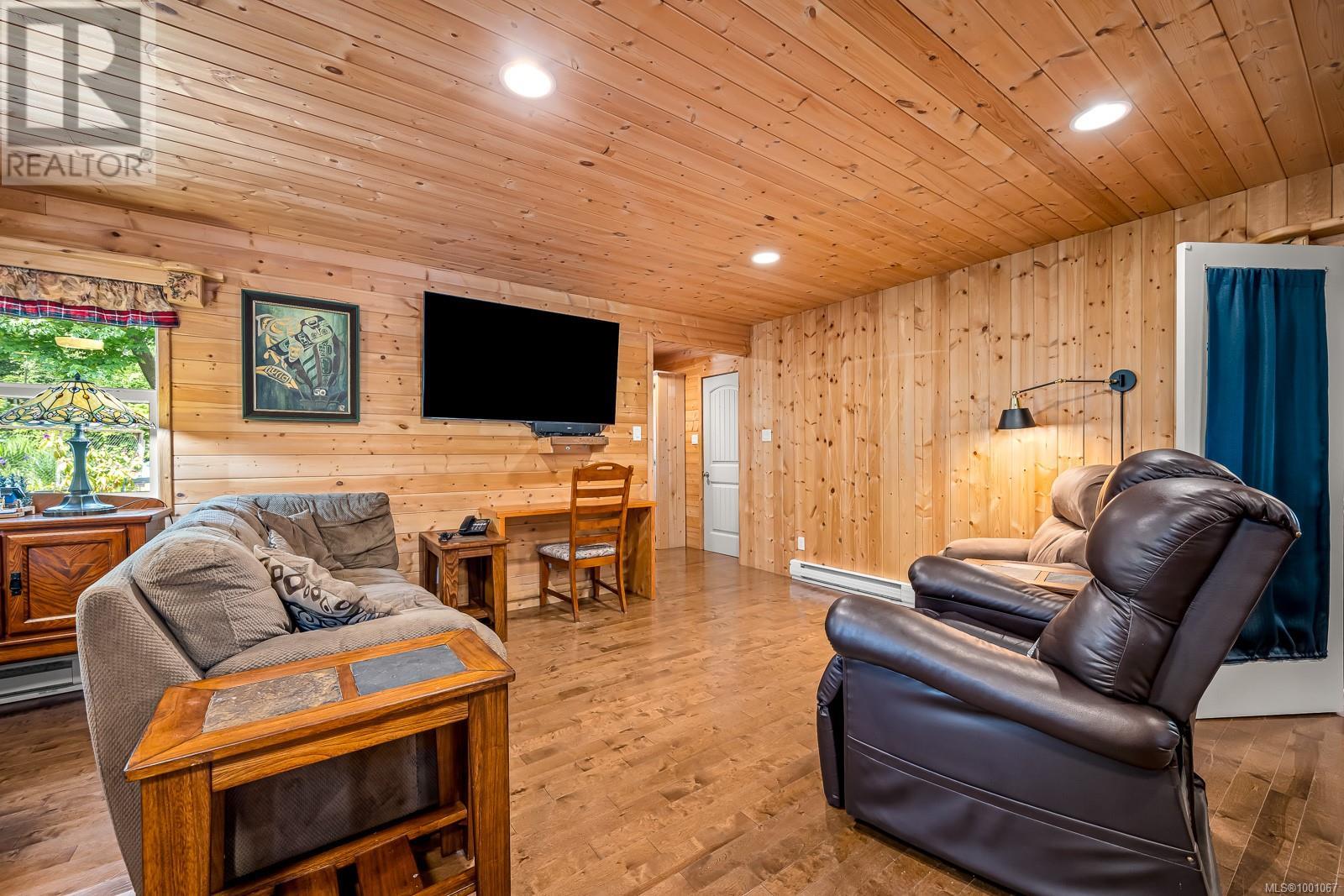 1415 Baikie Rd, Denman Island