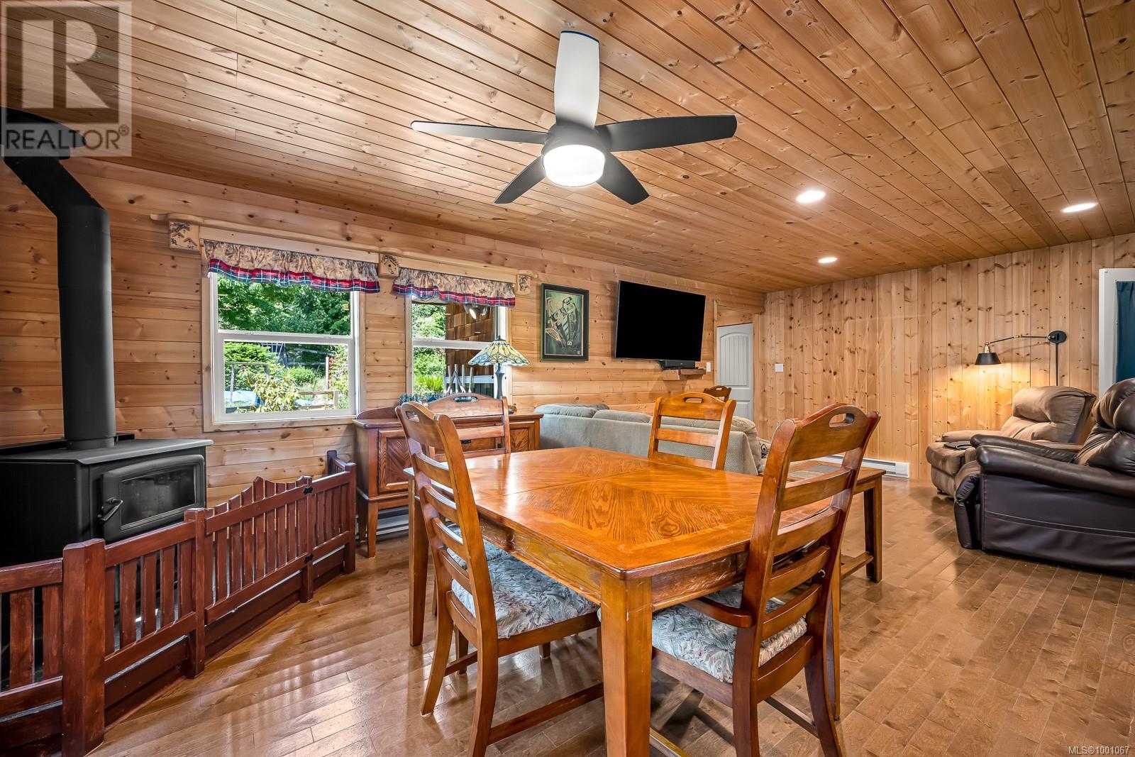 1415 Baikie Rd, Denman Island