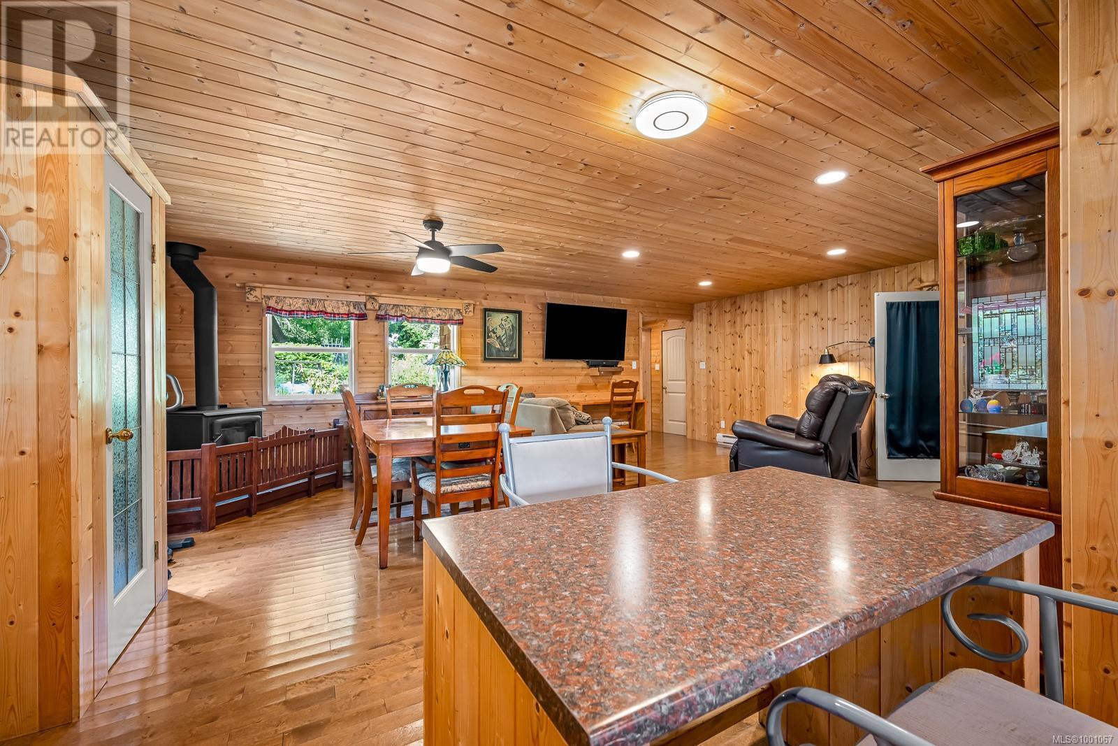 1415 Baikie Rd, Denman Island