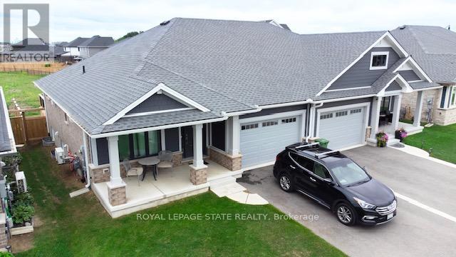 Photo 2 of 8 Harlequin Court, St Thomas ON