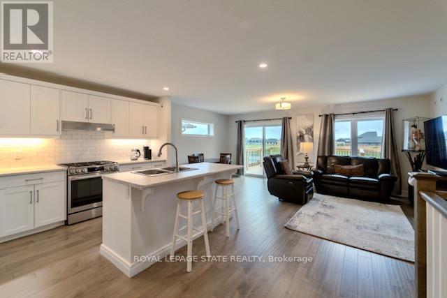 Photo 3 of 8 Harlequin Court, St Thomas ON