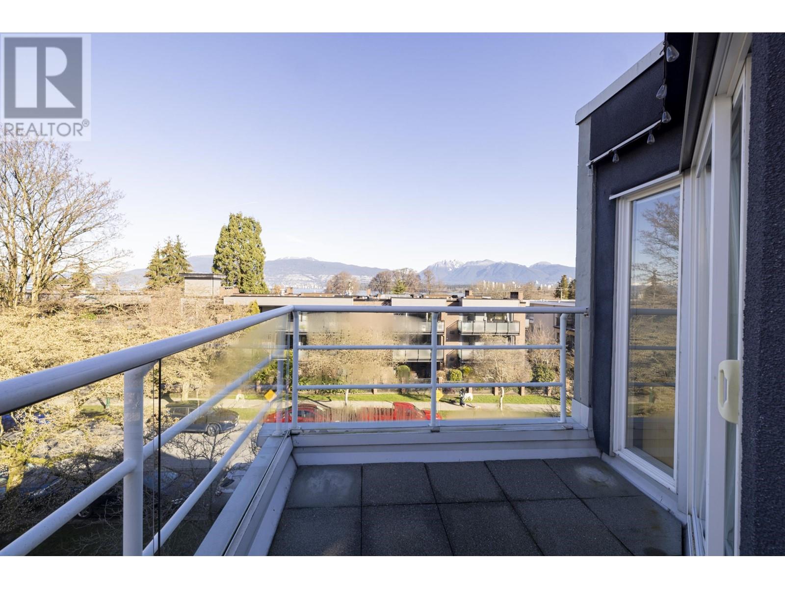 Photo 13 of 2240 York Avenue, Vancouver BC