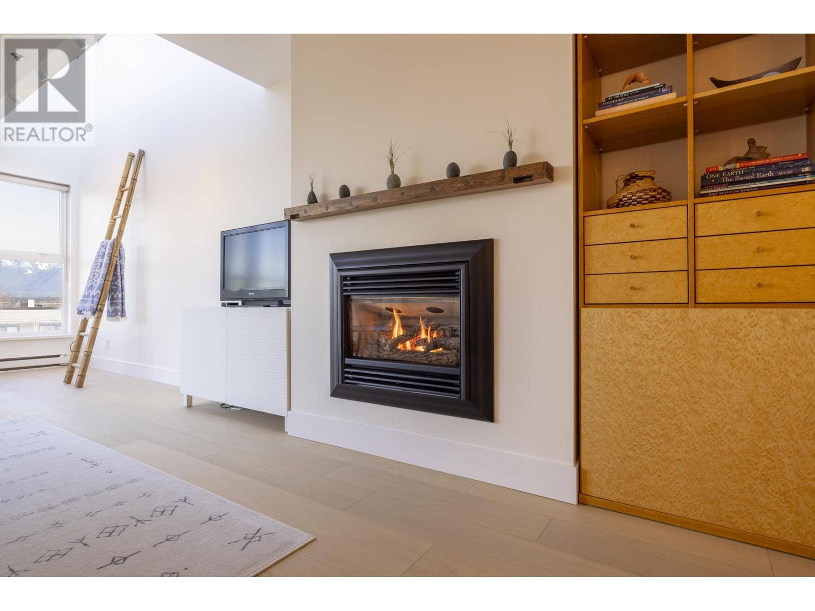 Photo 7 of 2240 York Avenue, Vancouver BC