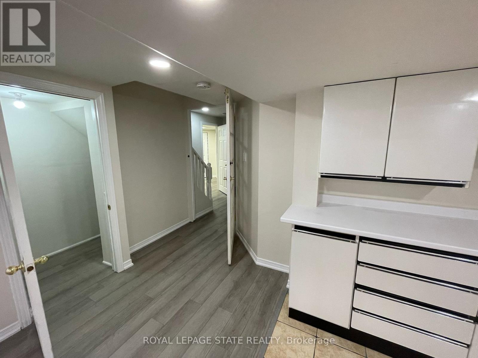 Photo 6 of Bsmt 59 Bridgeport Crescent, Hamilton ON