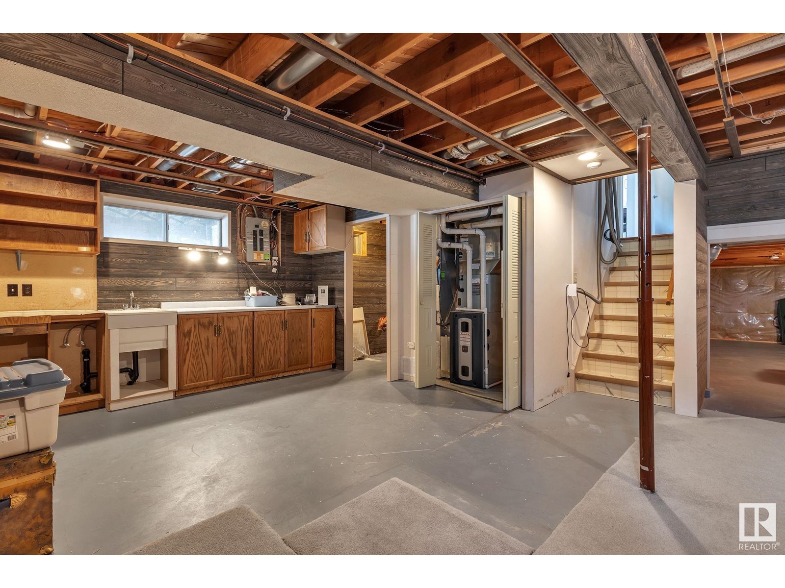 11003 170 AV NW, Edmonton