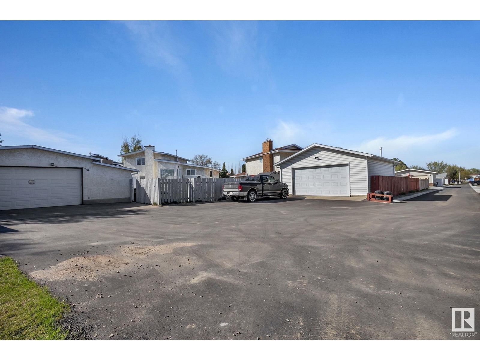 11003 170 AV NW, Edmonton