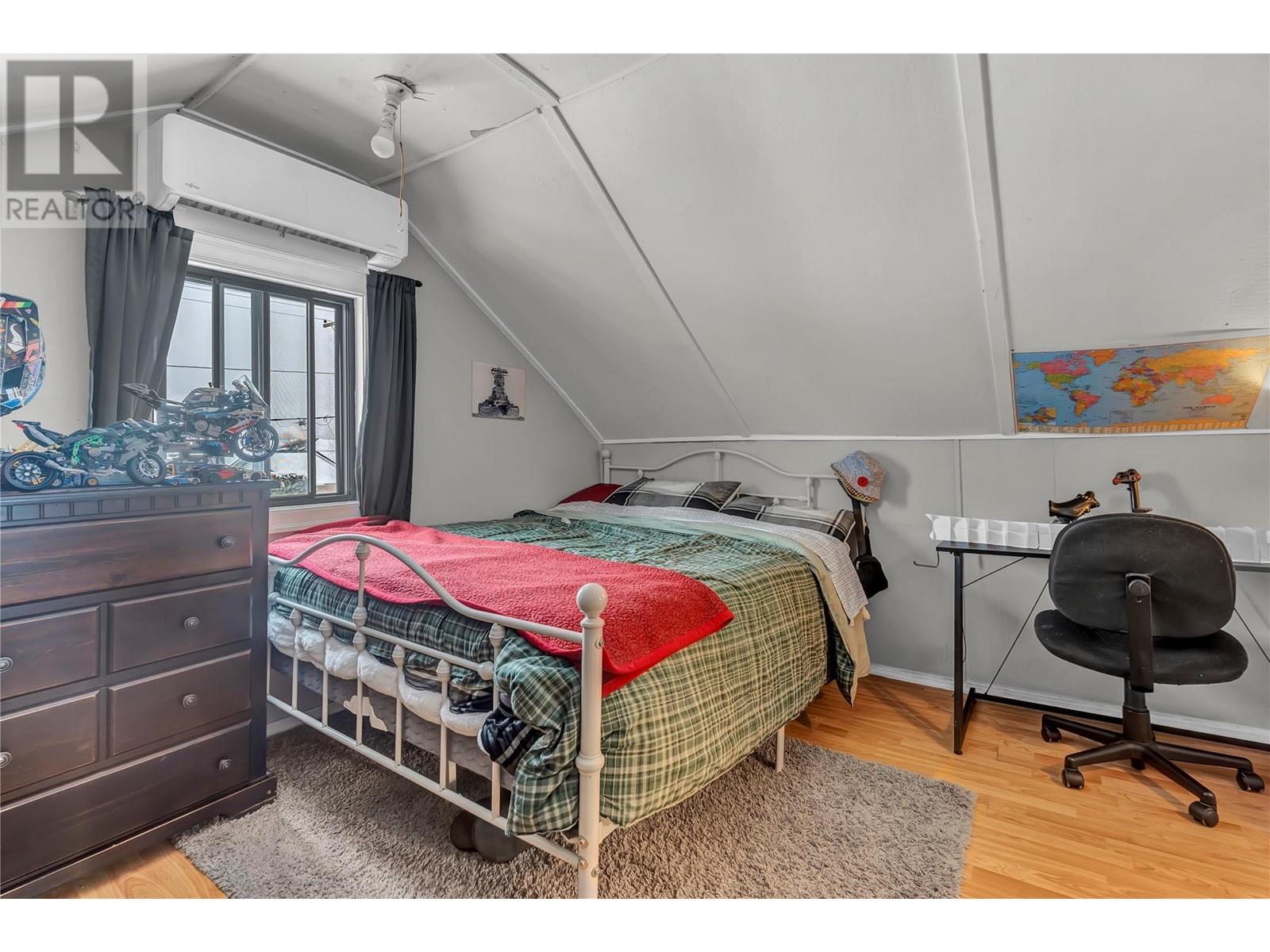  11406 VICTORIA Road South, Summerland