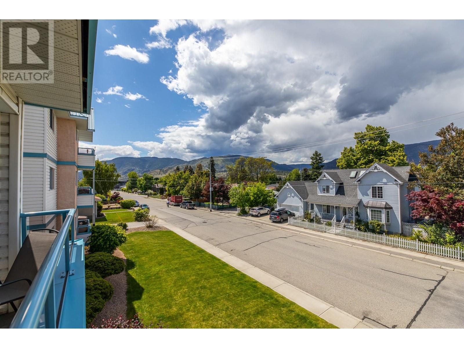 #206 920 ARGYLE STREET - Image 3