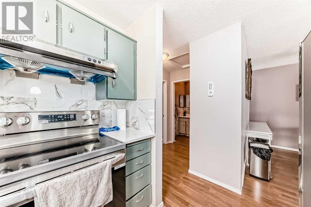 Single Family House Bi-level for Sale in  Berwick Drive NW Beddington Heights Calgary 