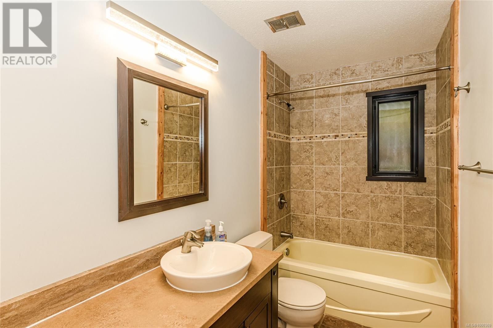  200 Wilkie Way, Salt Spring