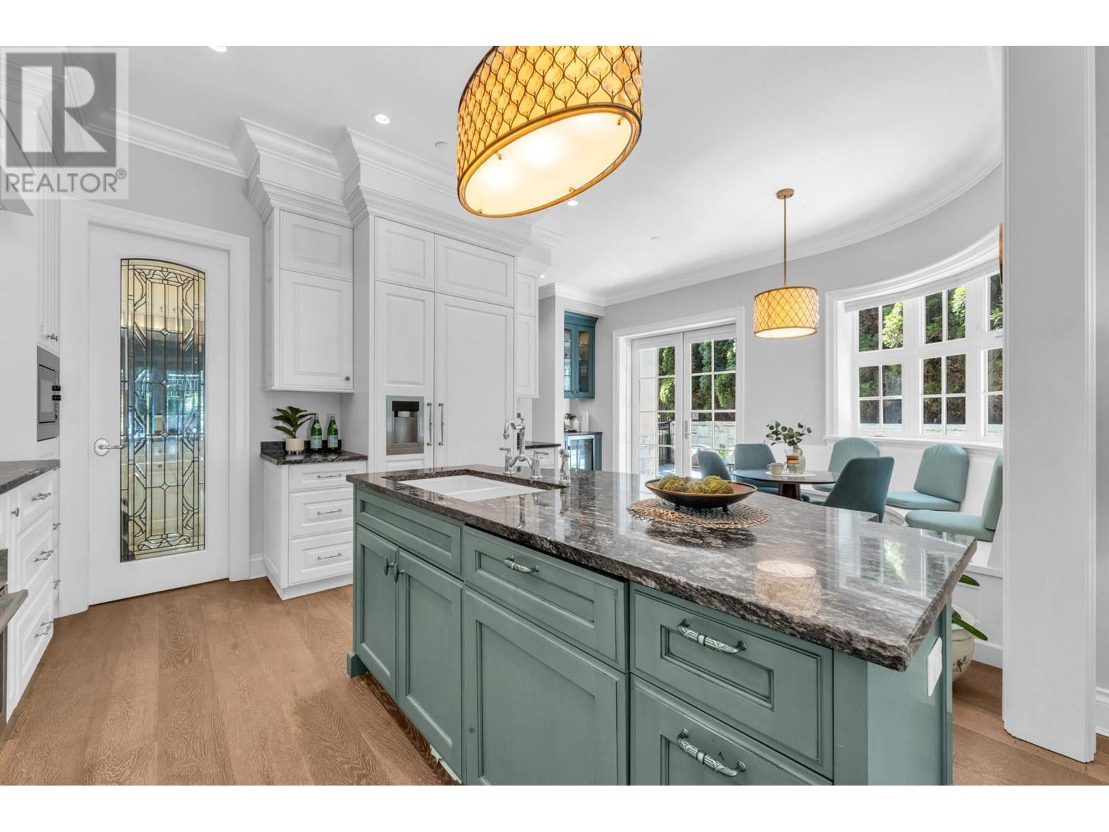 4348 ERWIN DRIVE, West Vancouver