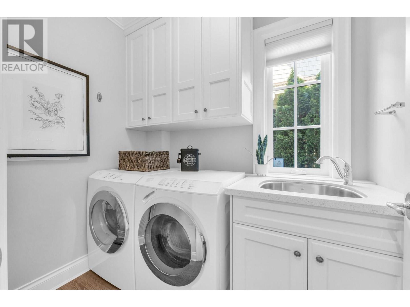 4348 ERWIN DRIVE, West Vancouver