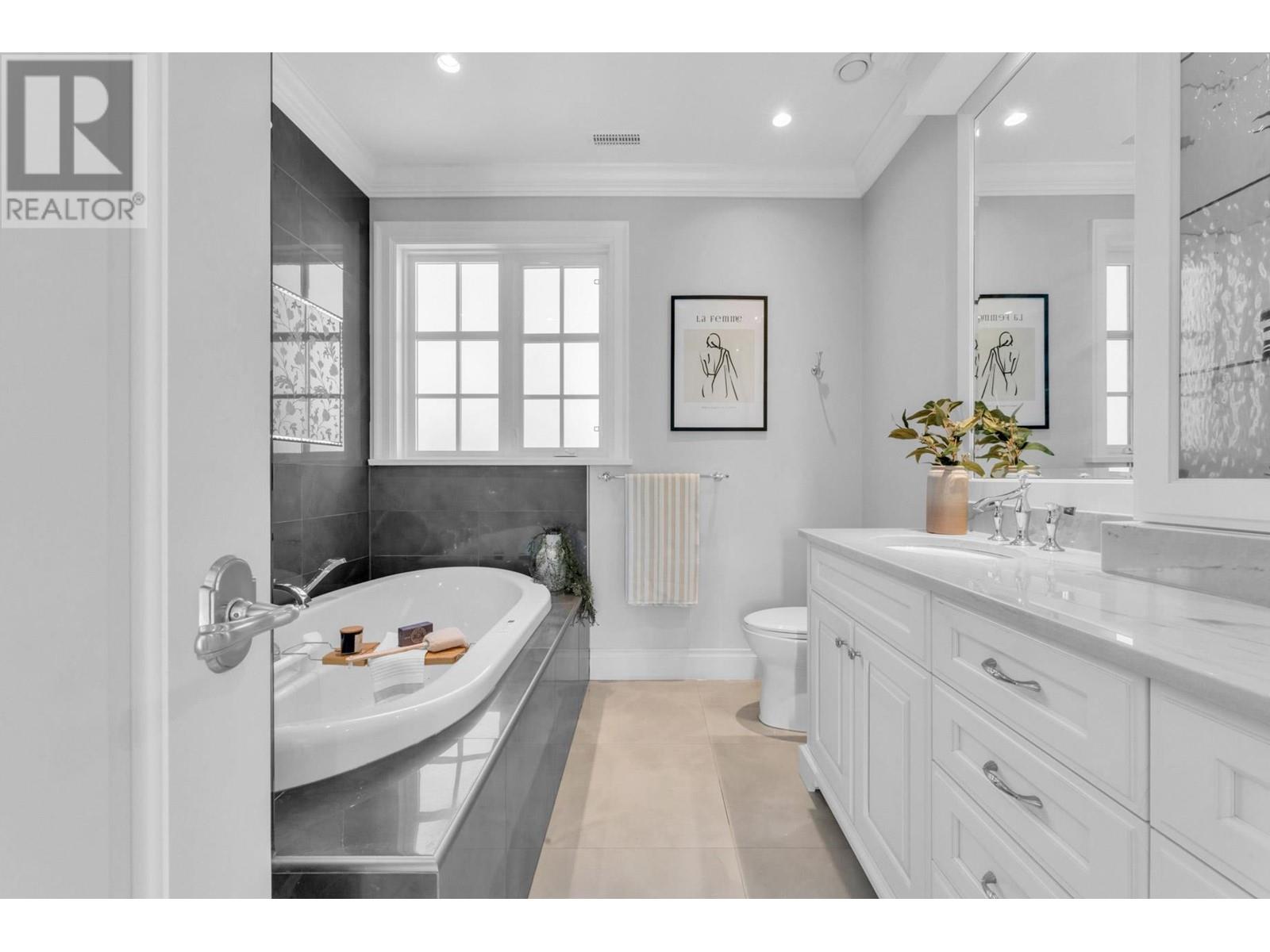 4348 ERWIN DRIVE, West Vancouver