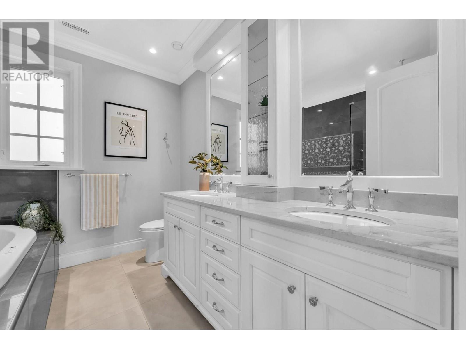 4348 ERWIN DRIVE, West Vancouver
